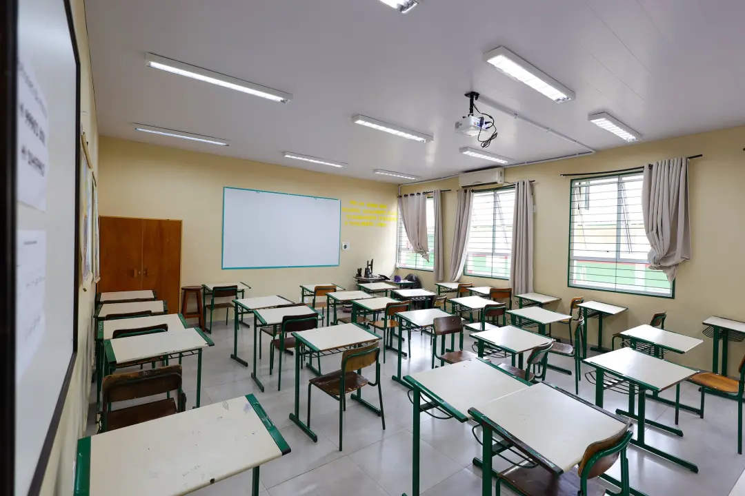 Curso gratuito para quem quer concluir os estudos tá rolando em Cuiabá e Várzea Grande. É um preparatório com professor…