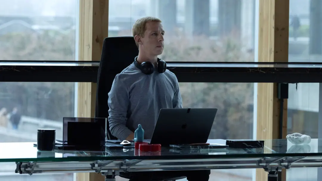 The Social Network é um filme marco do século 21, mostrando a criação do Facebook e os algoritmos que influenciam bilhõ…