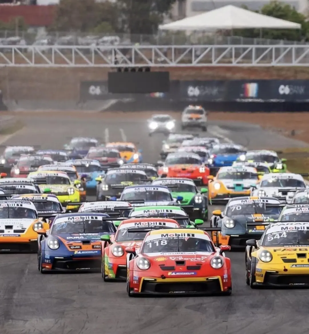 Porsche Cup levou o formato Endurance para o Autódromo Nelson Piquet em Brasília. O circuito recebeu 40 carros e 80 pil…