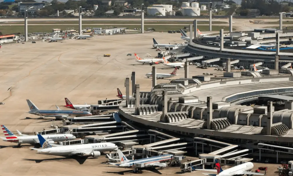 Aena assume a gestão do Galeão no Rio de Janeiro, após vencer o leilão por R$ 2,9 bilhões, e administra o aeroporto até…