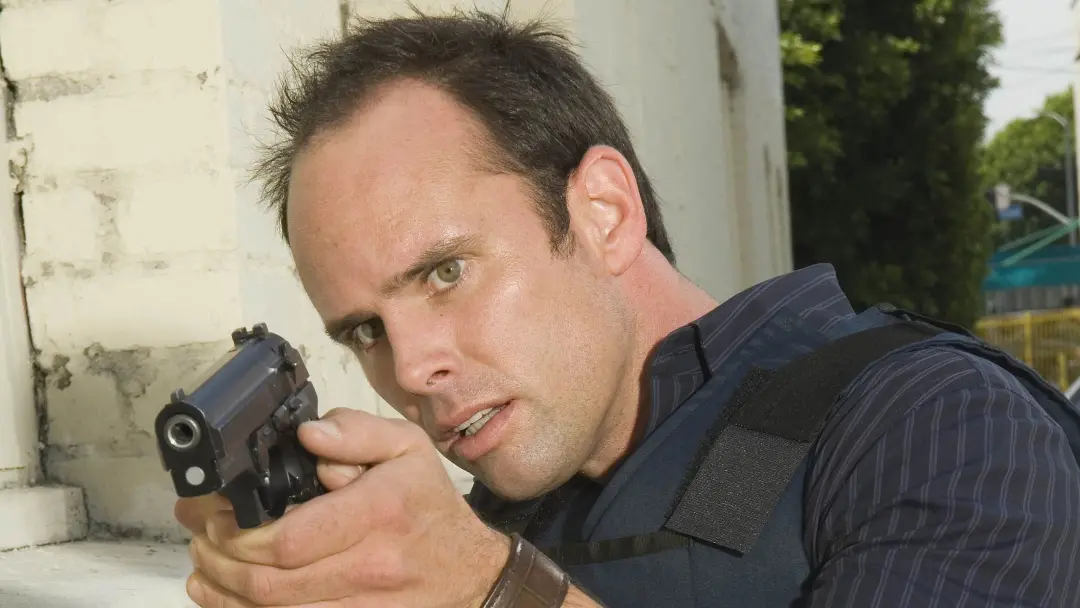 Shane Vendrell, personagem de Walton Goggins em The Shield, tem uma fala do final que resume a essência da série. É um …