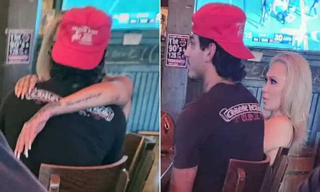 Bunnie XO, com 46 anos, foi vista trocando beijos intensos com o Wolf, um astro de reality de 24 anos, em um encontro d…