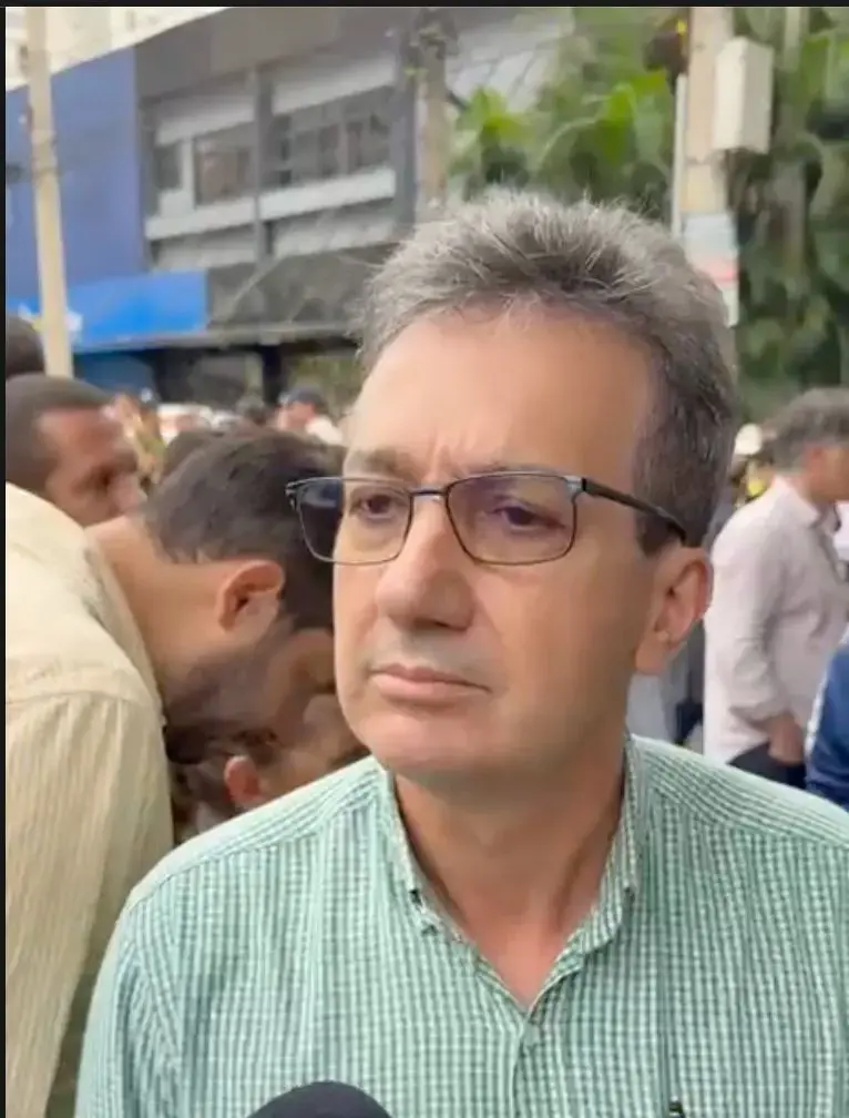 Goiânia, 12 partidos estão mobilizados para ampliar votos de Flávio Bolsonaro no segundo turno. Essa articulação busca …