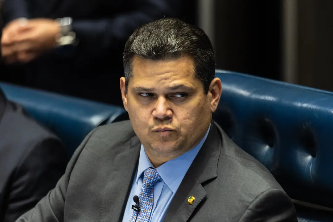 PEC do fim da escala 6x1 pode ser votada na semana que vem, segundo Alcolumbre. O texto muda a jornada para 40 horas se…