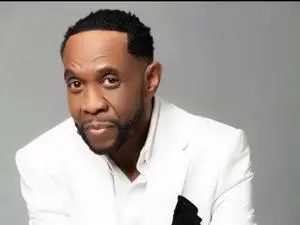 Freddie Jackson, ícone do R&B, faleceu aos 70 anos. Perder vozes marcantes como a dele lembra a gente do valor da arte …