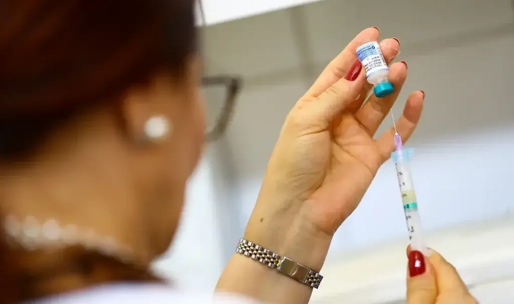 Cobertura da primeira dose da vacina subiu para 93,24% em julho, segundo o monitoramento sobre sarampo em São Paulo. Es…