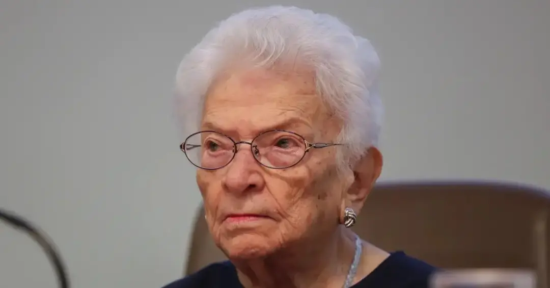 Aos 91 anos, Luiza Erundina foi eleita deputada estadual em São Paulo com 169.567 votos. Essa longevidade na luta por e…