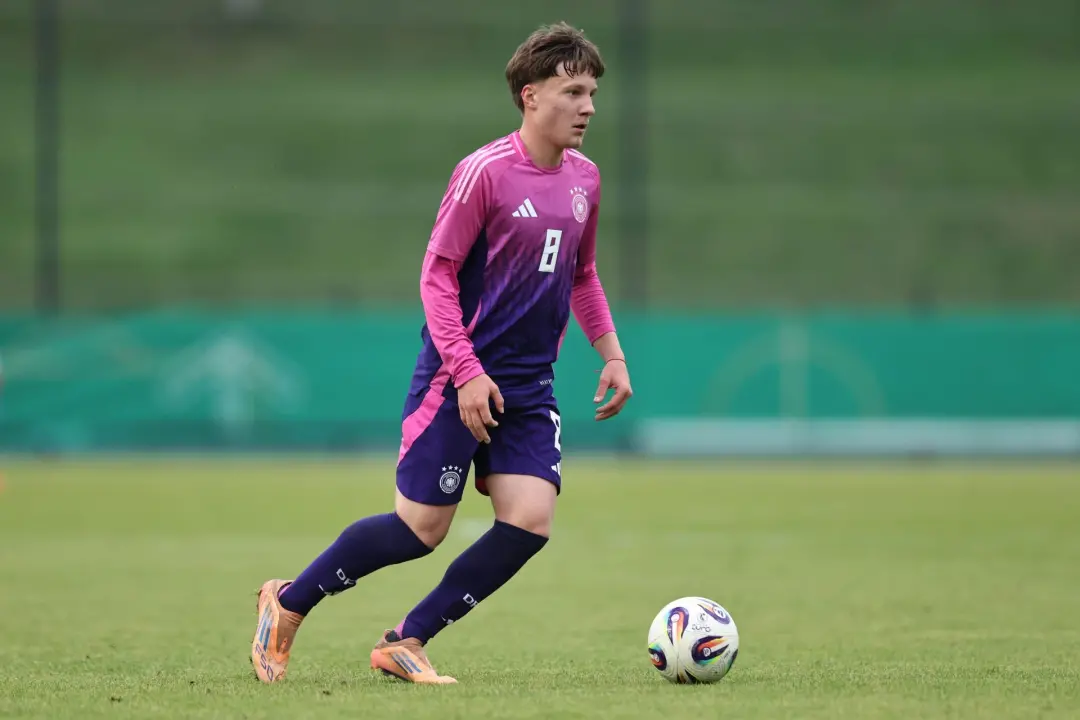 Niko Ilicevic, meio-campista de 15 anos do Frankfurt, está sendo observado por Real Madrid, Barcelona, Manchester City …