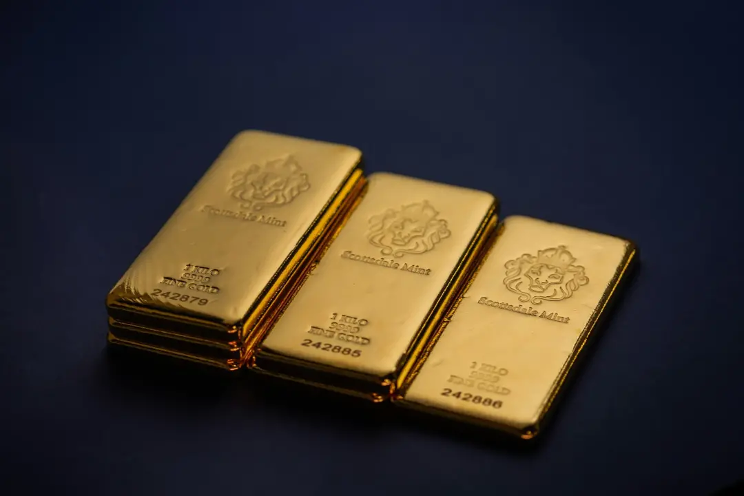 O ouro fechou em alta, subindo 0,73% para US$ 4.187,10 por onça-troy, enquanto a prata avançou 0,47% para US$ 61,58. A …