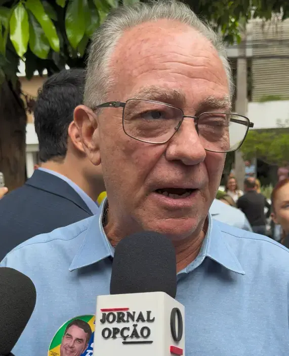 Paulo do Vale em Goiânia criticou a economia e disse que o brasileiro tem pouco poder de compra com 500 reais no mercad…