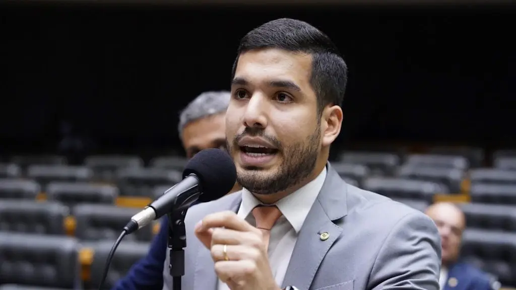 Justiça de São Paulo condenou André Fernandes a indenizar Erika Hilton com R$ 50 mil por vídeo de ataques à identidade …