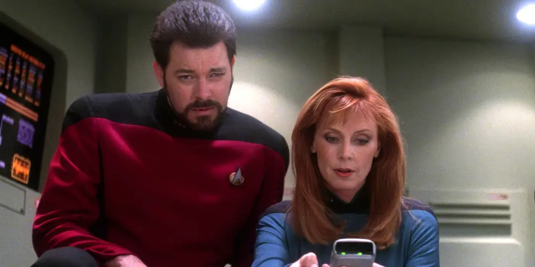 Gates McFadden, a Dra. Beverly Crusher de Star Trek, vai revelar um capítulo inédito da vida do personagem. É interessa…