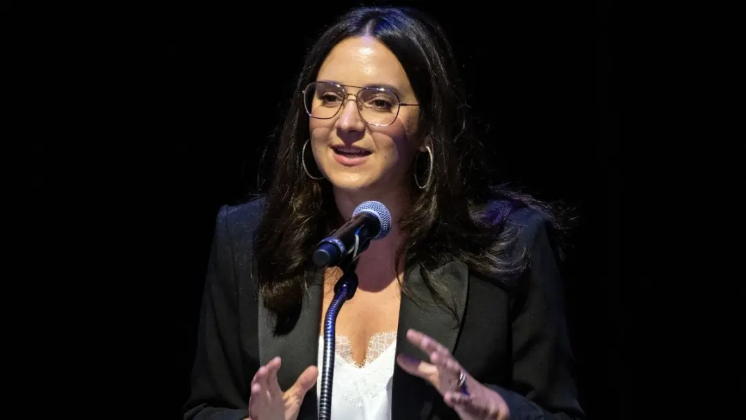 CBS News e CNN agora sob o mesmo guarda-chuva da Paramount. Bari Weiss falou com os funcionários que ainda não sabem os…