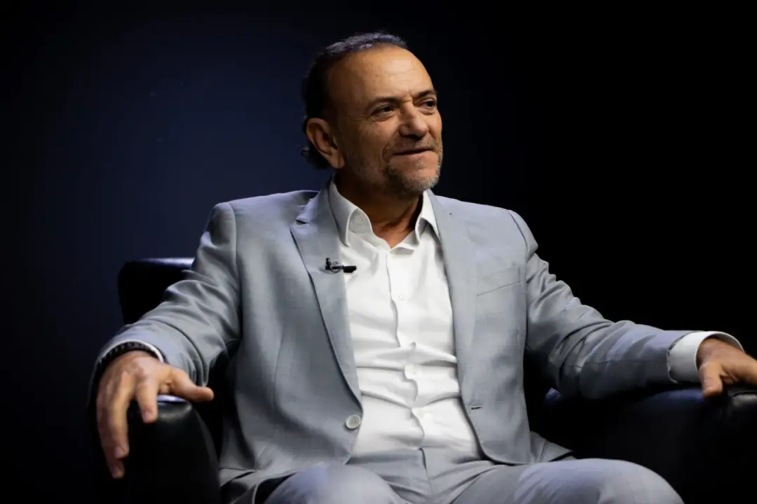 Edinho Silva ligou Flávio Bolsonaro ao crime organizado durante entrevista ao SBT. Ele disse que o senador não condicio…
