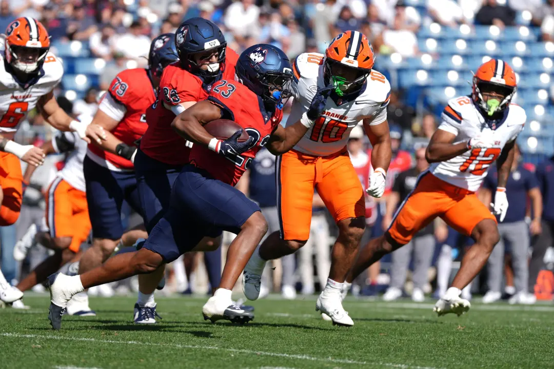 UConn perdeu para Syracuse por 2 a 3 depois de ir para prorrogação, mesmo conseguindo empatar com 27 pontos no final do…