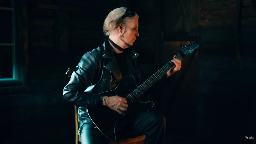 John 5 e Fender lançaram três Telecasters assinatura, incluindo o Phantom e o Ghost. É legal ver a união de um músico c…