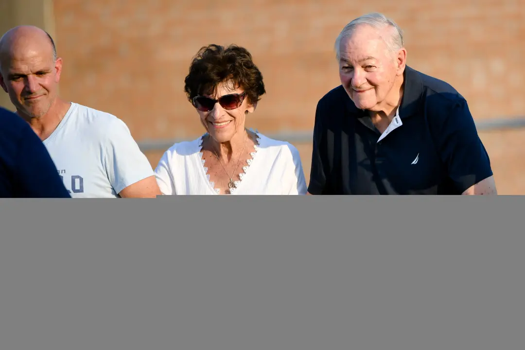 Joe Hamilton, professor e técnico de futebol da Blackhawk High School, faleceu aos 84 anos. Quarenta e nove anos dedica…