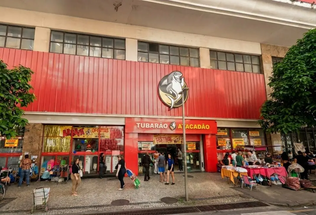 Loja Tubarão na Lapa vai fechar nesta quarta, parte das negociações do Grupo Sendas com construtora. Imóveis grandes se…