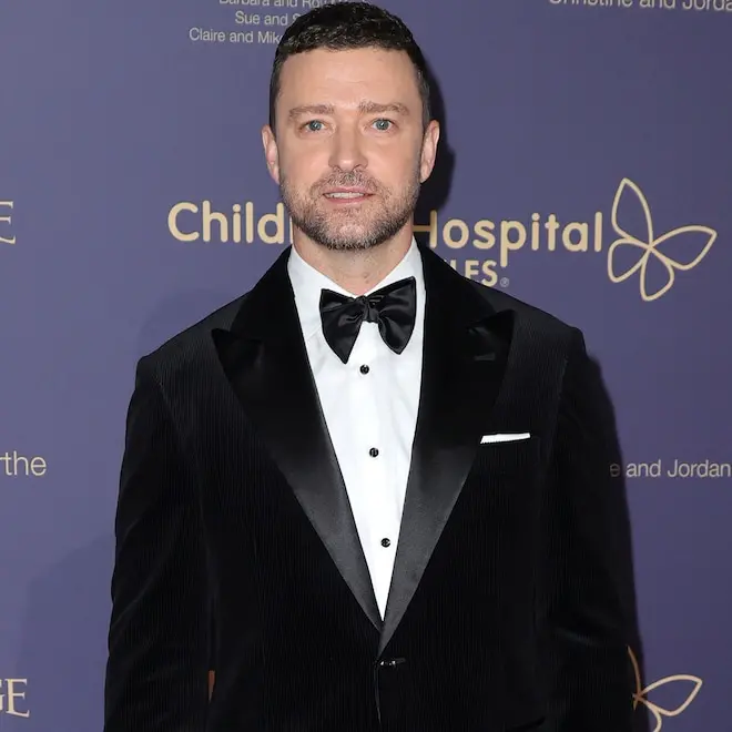 Justin Timberlake se desculpando sobre a paixão dele por beatboxing depois de uma brincadeira da Hannah Young. Eu vejo …