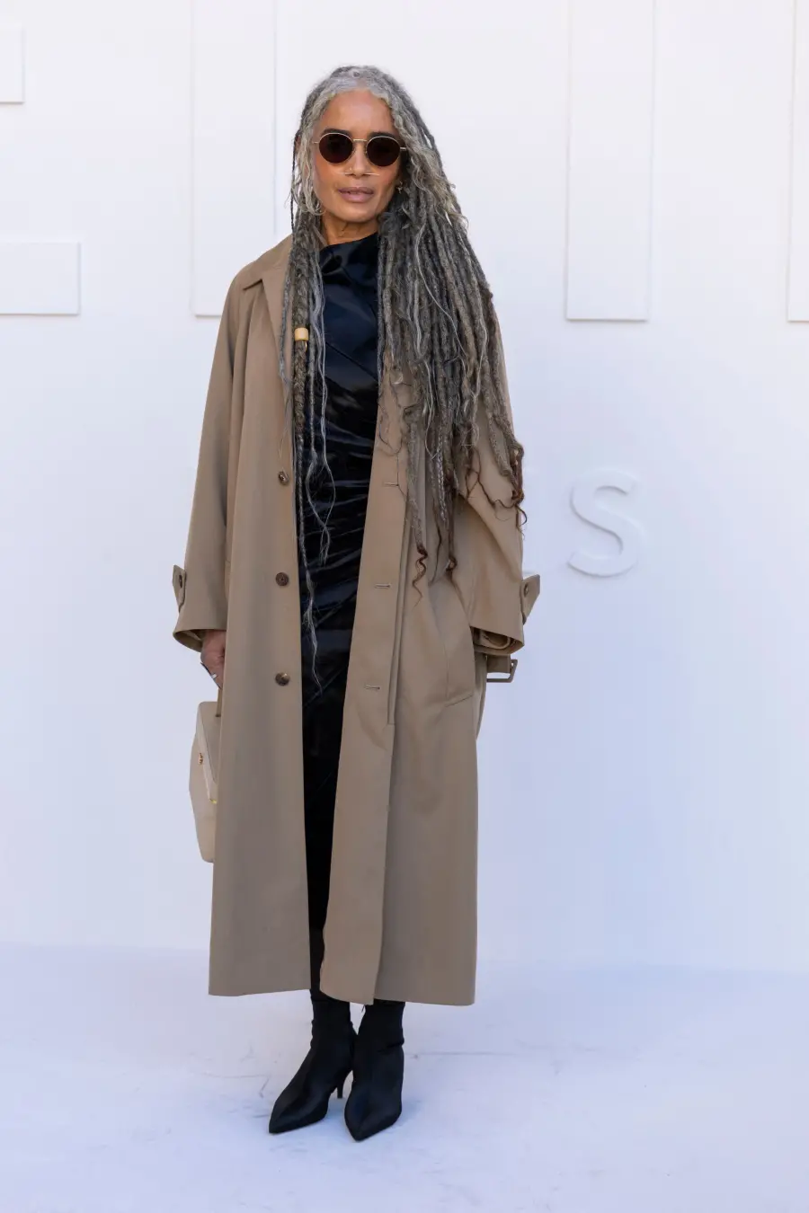Lisa Bonet na primeira fila do desfile da Celine em Paris Fashion Week. Ver figuras assim em eventos de moda mostra com…