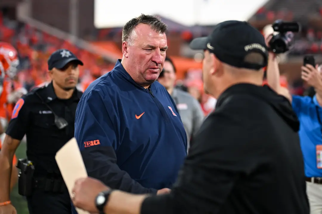 Illinois vence Michigan State de 38 a 16 no Senior Day. O time de Bielema mostrou que o foco no jogo físico, como linha…