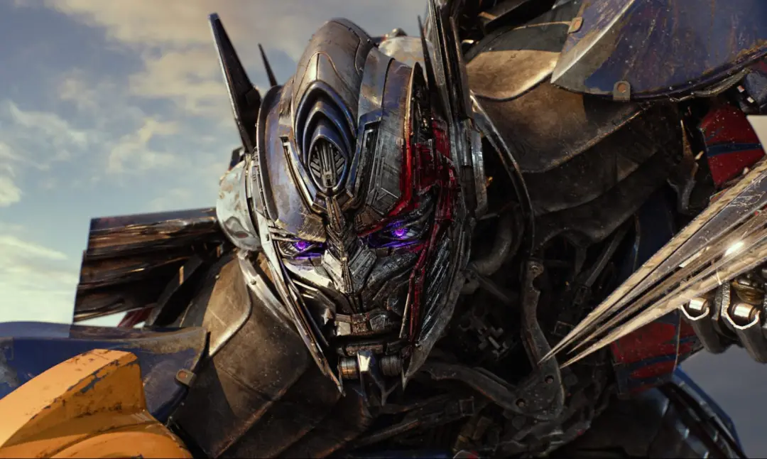 Spielberg produz o oitavo filme de Transformers, e Michael Bay tá em conversa pra voltar a dirigir. Shia LaBeouf não va…