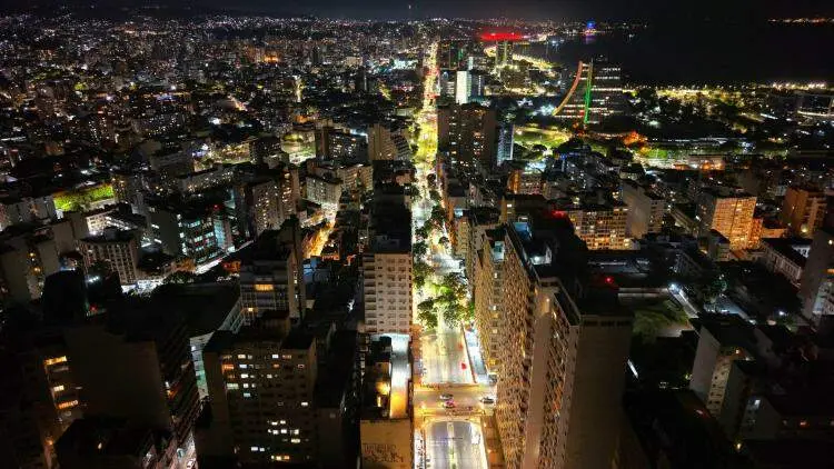 Porto Alegre prorrogou as inscrições para 30 vagas de agentes de turismo conhecerem a cidade até 12 de outubro. Essa vi…