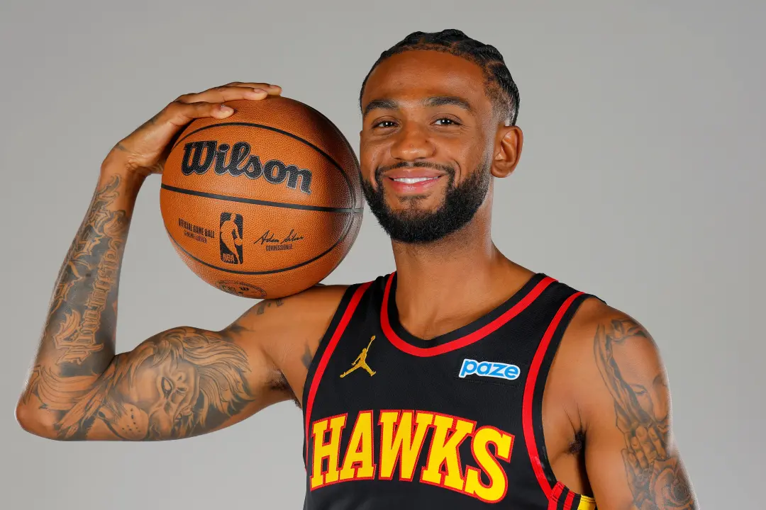 Nickeil Alexander-Walker levou seu desempenho na temporada 2025-26 para 20.8 pontos por jogo com os Atlanta Hawks, ganh…