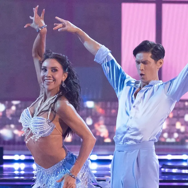 Mariah Carey Night no Dancing With the Stars em 6 de Outubro vai ter Julia Stiles e Ezra Sosa no valsando com Vision of…
