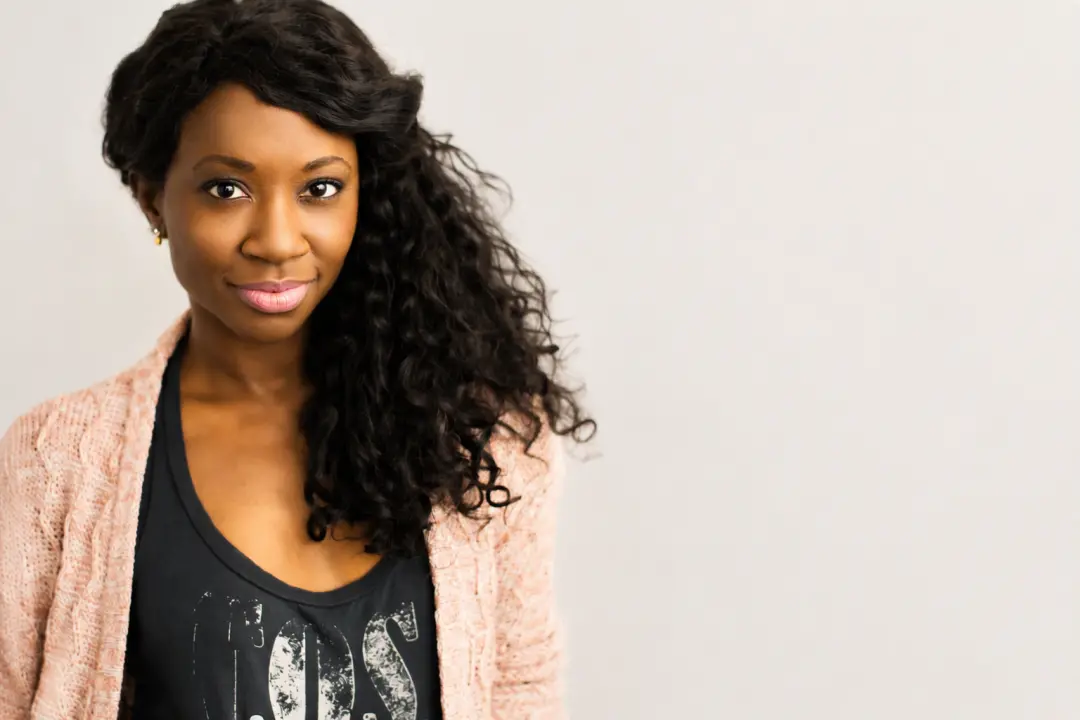 Natasha Ofili, atriz e produtora, assinou com a Established Artists Management para representação. É interessante ver o…