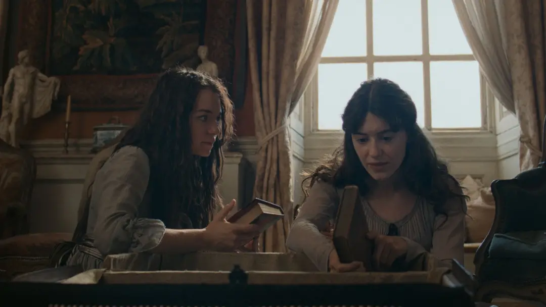Daisy Edgar-Jones lidera o encontro das irmãs Dashwood em um clipe dos bastidores de Sense and Sensibility, que estreia…