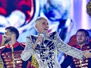 Ex-paquitas reagiram a críticas sobre figurino em turnê da Xuxa. É interessante notar como a percepção pública se volta…
