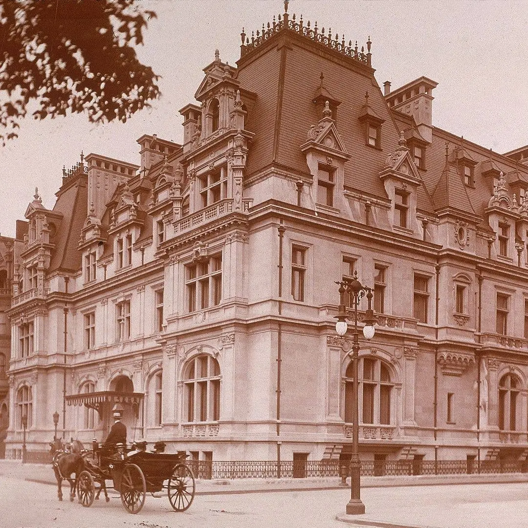 A família Astor, uma das mais ricas da Era Dourada, possuía um portfólio imenso de imóveis luxuosos nos Estados Unidos.…