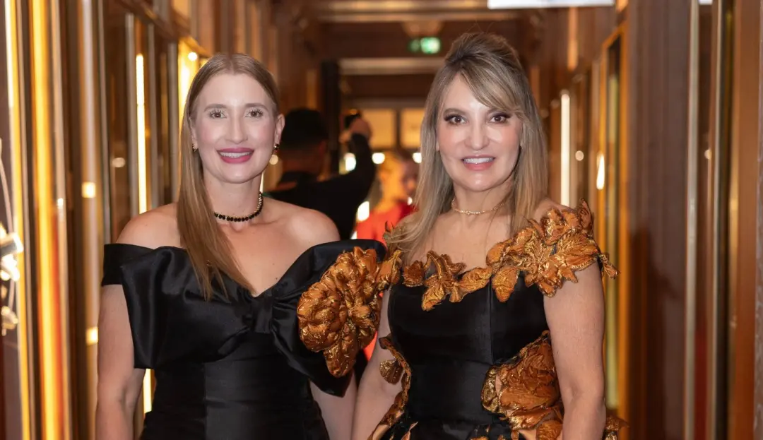 Maísa e Natália Gouveia mostraram coleção na Paris Fashion Week, no Ritz Paris. Ver a alta costura brasileira nesse pal…