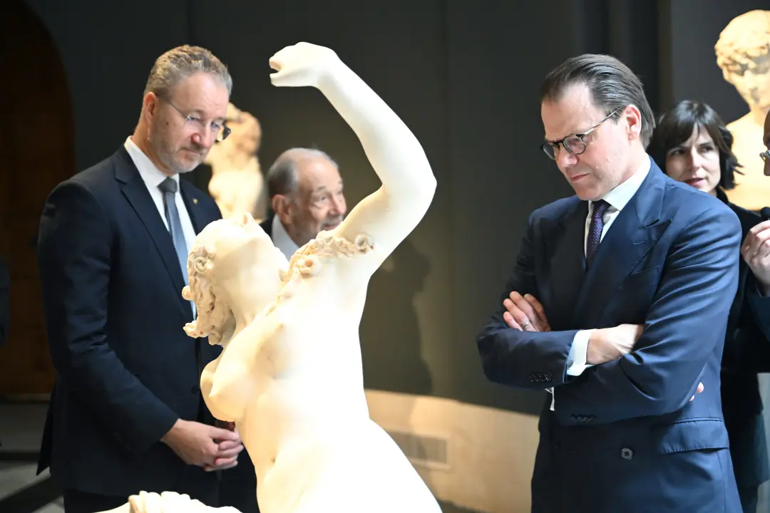 Príncipe Daniel de Suécia visitou o Museu do Prado em Madrid para ver a reforma da sala 74, dedicada à escultura da rai…