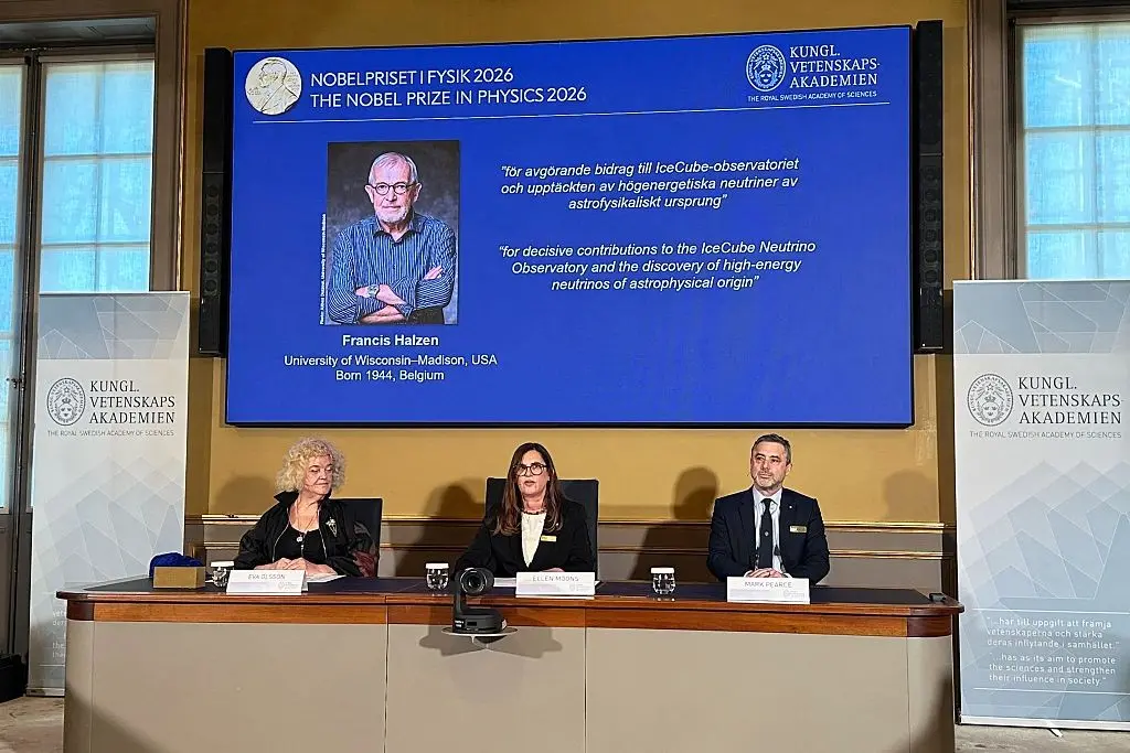 Francis Halzen ganhou o Nobel de Física 2026 pelo IceCube, detectando neutrinos astrofísicos na Antártida. O reconhecim…