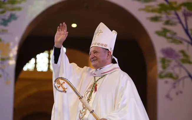 A Festa de Nossa Senhora Aparecida começa com a presença do novo arcebispo Dom Mário Antônio da Silva, que assumiu o po…