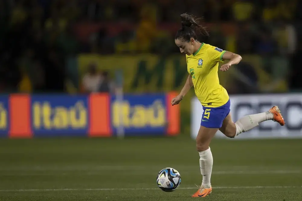 Pioneiras da seleção feminina, como Marisa e Fanta, levarão suas histórias para escolas municipais do Rio. É fundamenta…