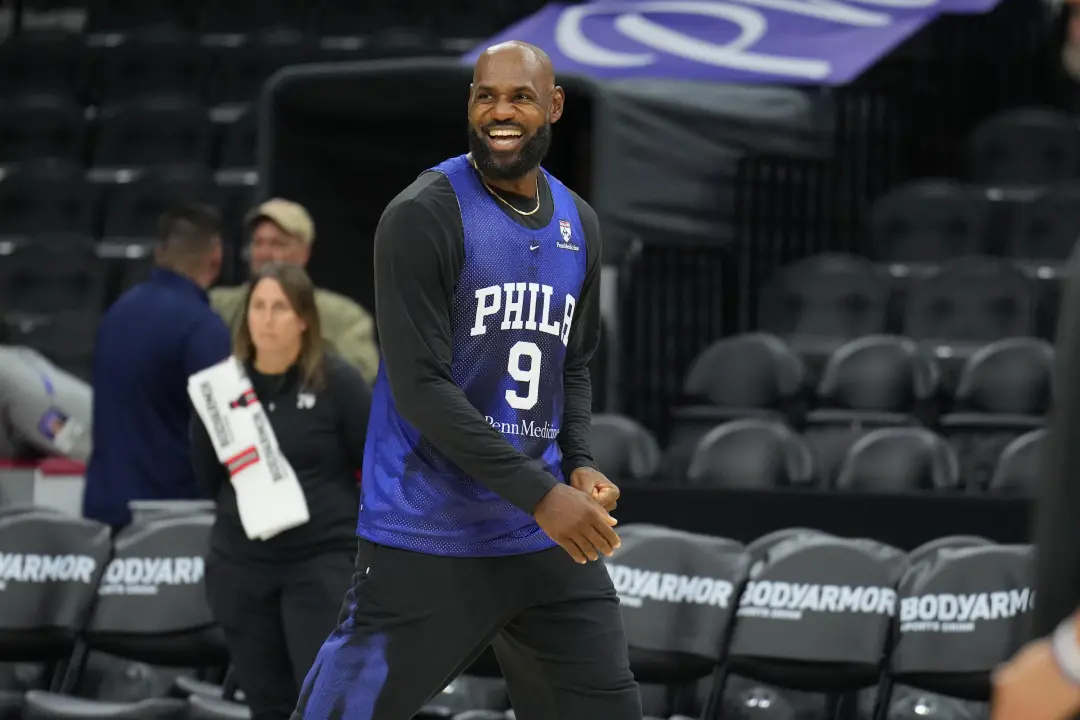 LeBron James, que vai completar 42 anos em dezembro, tem artrite crônica no pé esquerdo e ciatalgia no lombar para enfr…
