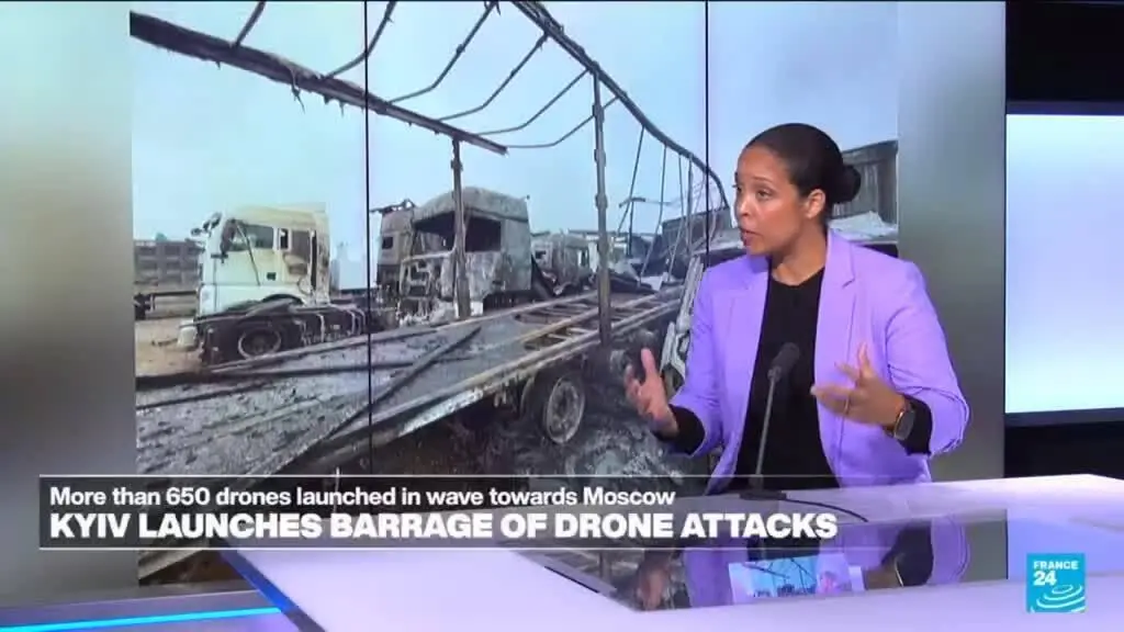 Dois mortos e um depósito de combustível atingido por drones ucranianos durante um dos maiores ataques na região de Mos…