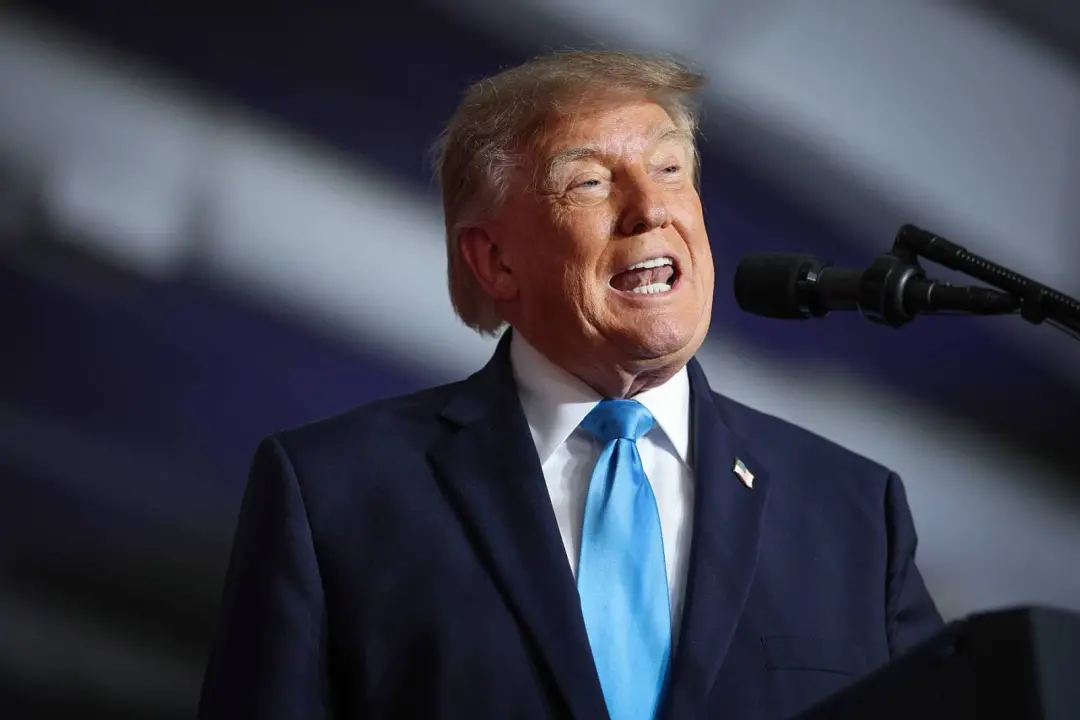 Los Angeles e San Diego serem destruídas, essa foi a sugestão de Trump em um comício no Nebraska. Essa fala aponta para…