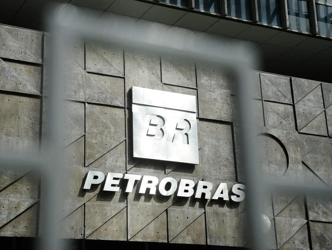 ADRs da Vale e de bancos subiram até 1,1% nos EUA, enquanto o da Petrobras caiu 0,99%. A oscilação mostra como o mercad…