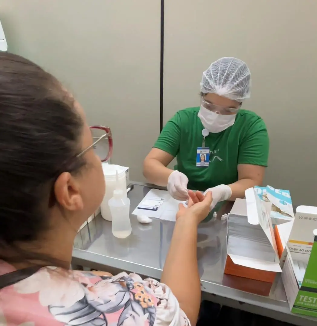Goiânia intensifica a conscientização sobre sífilis durante o Outubro Verde, com testagens em locais como Araguaia Shop…