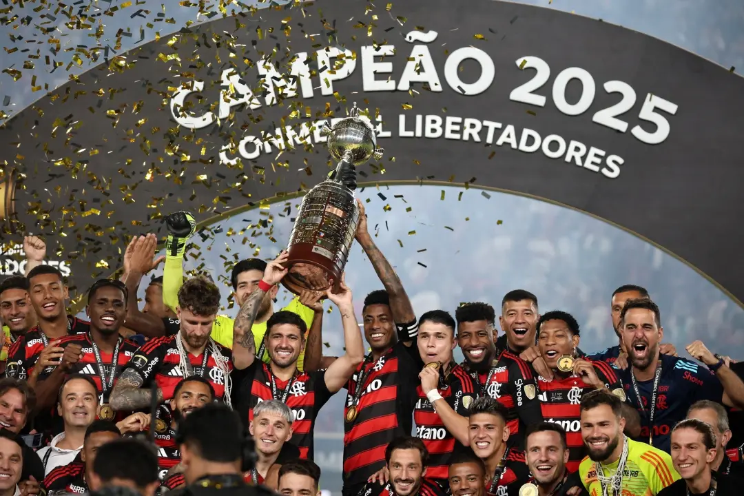 Sete finais da Libertadores entre 2019 e 2025 tiveram um clube brasileiro com casa de apostas patrocinando. A proibição…