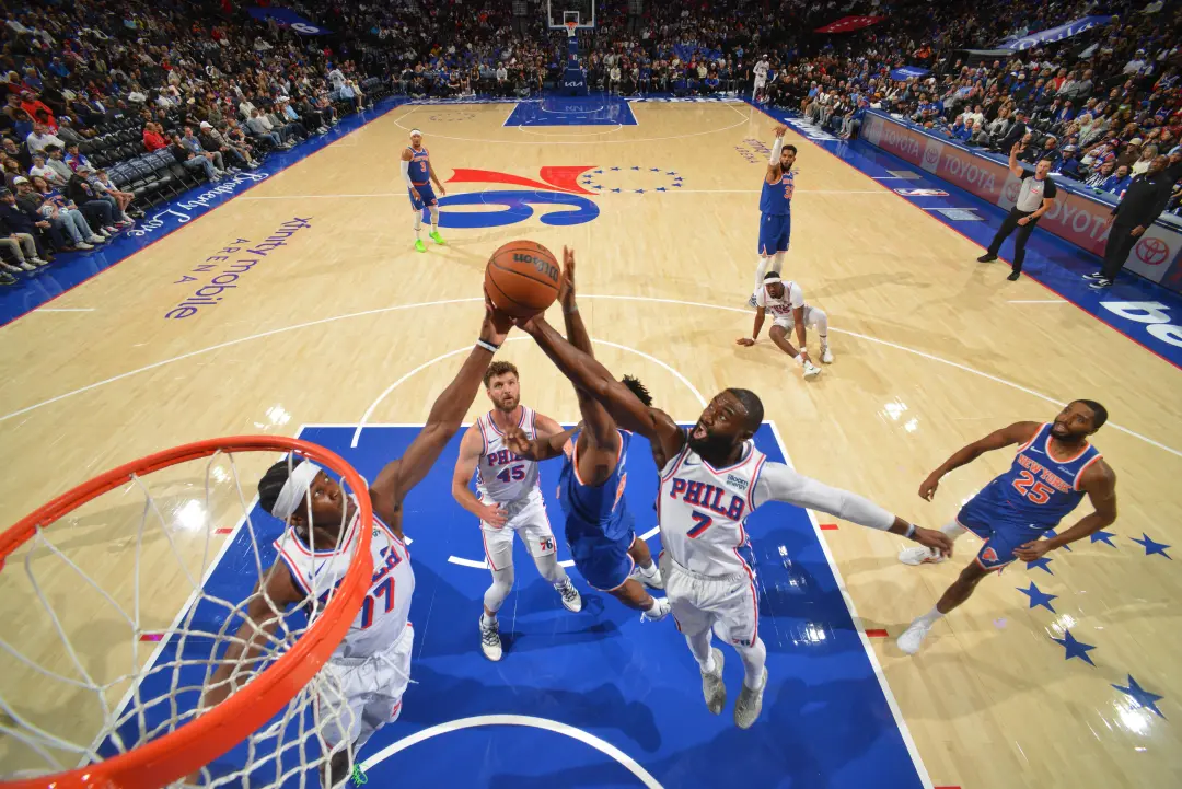 Brown brilhou muito no primeiro tempo do jogo de pré-temporada dos Seveners contra Knicks, marcando 22 pontos em apenas…