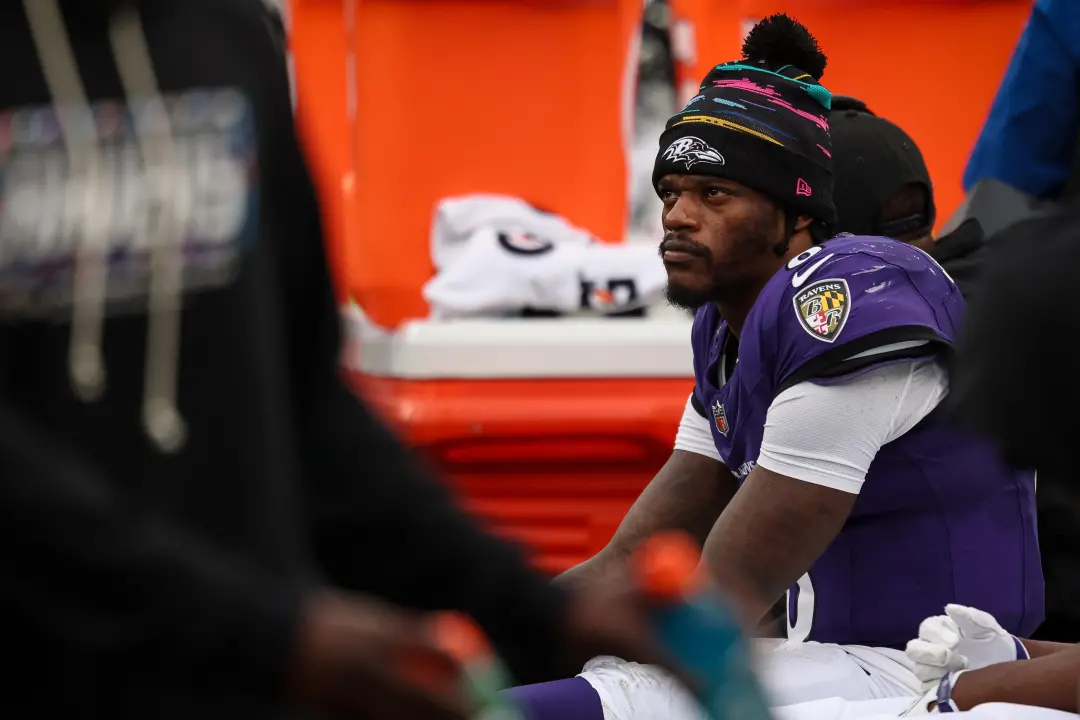 Lamar Jackson, estrela dos Ravens, pode perder vários jogos por uma entorse no tornozelo esquerdo contra os Titans. Ach…
