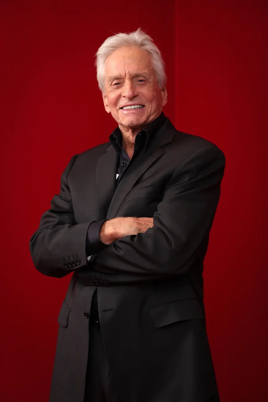 Michael Douglas, em seu livro, fala sobre o peso que perdeu durante a batalha contra o câncer, comparando a experiência…
