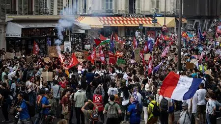 Na França, sindicatos se uniram aos protestos estudantis depois de confrontos. A união mostra o peso da mobilização soc…