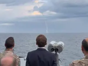 França testa novo míssil nuclear após ameaças da Rússia. Macron disse que a mensagem é clara. Essa escalada militar mos…