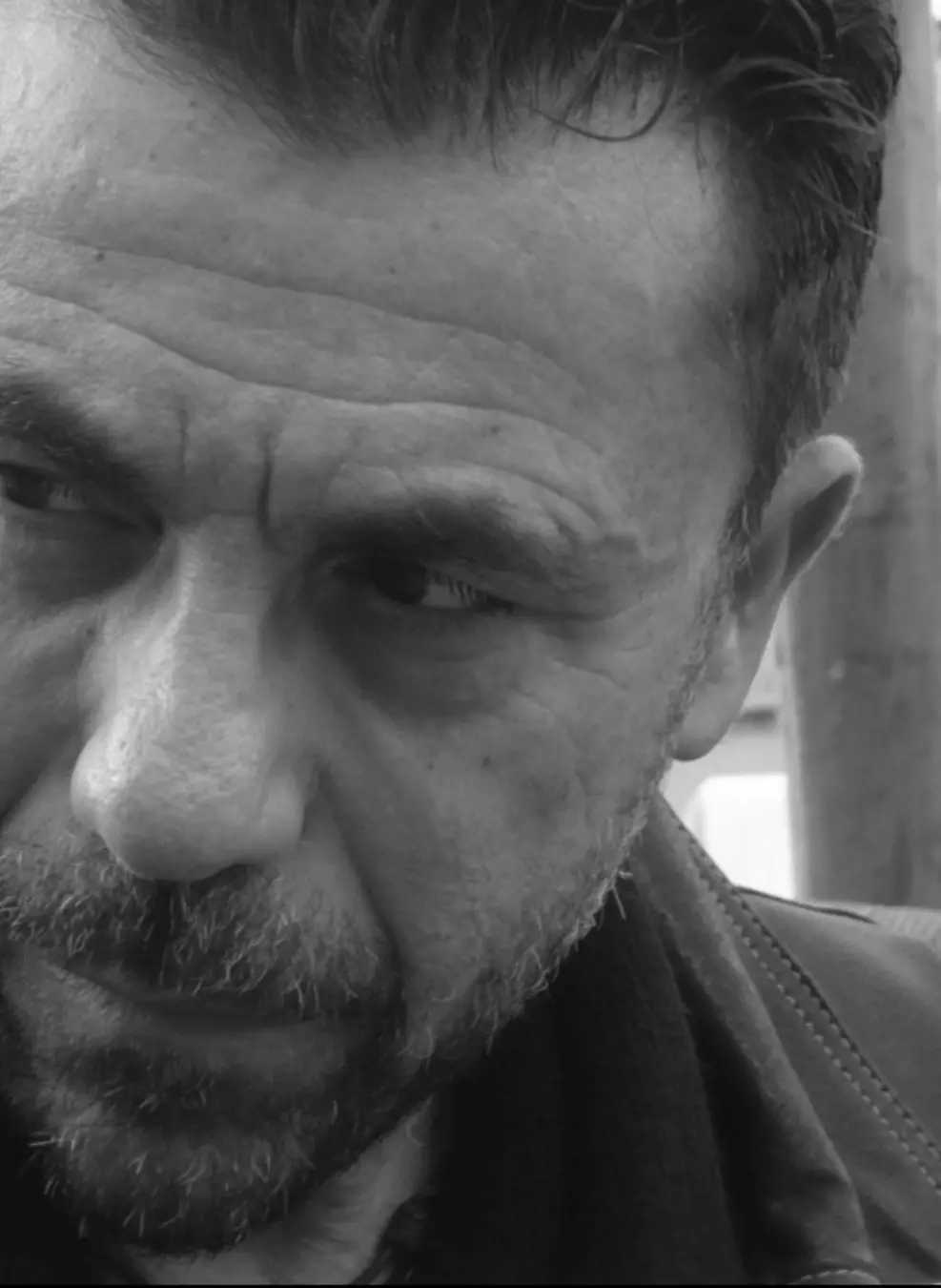 Francisco Ramírez López ganhou o Prêmio Loewe de poesia com Cuatro clavos. O júri da Fundação Loewe concedeu o prêmio d…